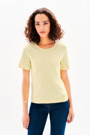 T-shirt lichtgeel