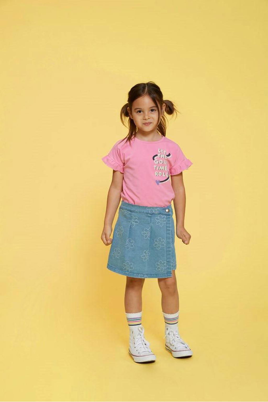 Roze meisjes Jubel T-shirt Rolling into Spring van stretchkatoen met tekst print, korte mouwen en ronde hals