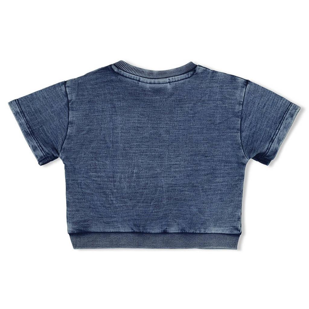 Medium blue denim jongens Feetje T-shirt Safari Savage van jog denim met effen, korte mouwen, ronde hals, drukknoopsluiting en geribde boorden