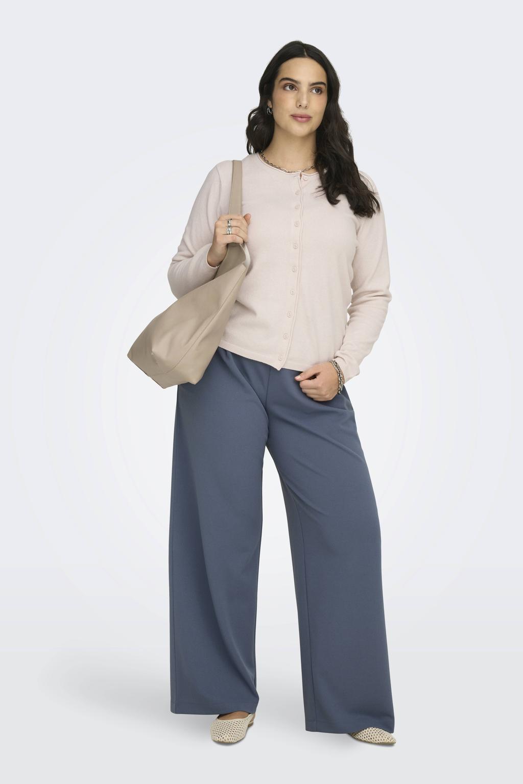 Beige dames ONLY CARMAKOMA vest gebreid met effen, lange mouwen, ronde hals en knoopsluiting