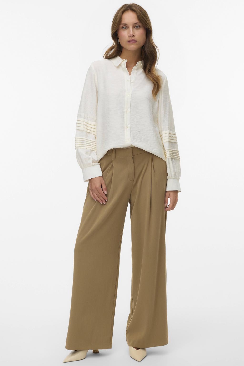 Ecru dames VERO MODA blouse van viscose met effen, lange mouwen, klassieke kraag, knoopsluiting en geweven detail