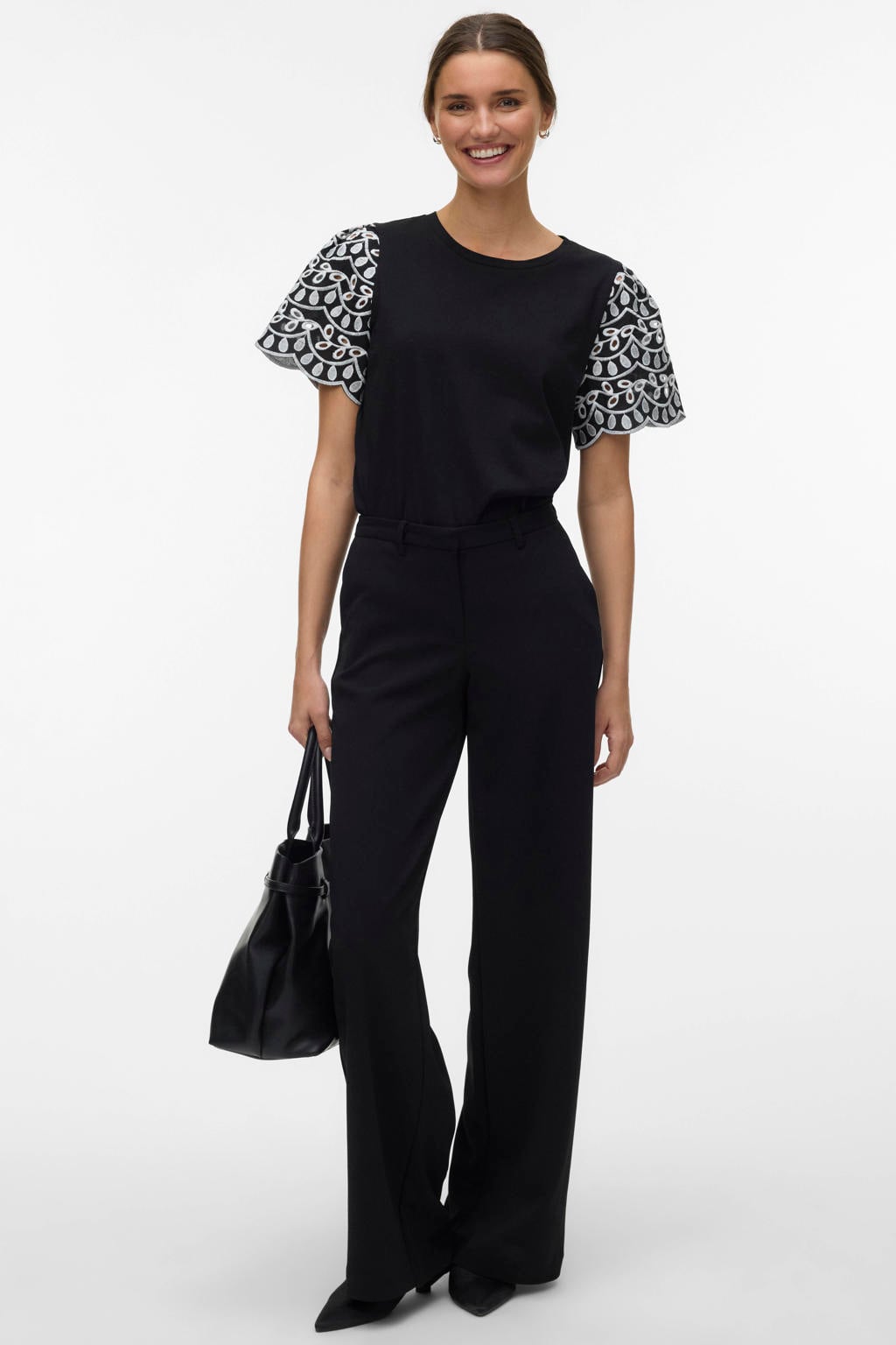 Zwart en witte dames VERO MODA top met bladprint, korte mouwen en V-hals