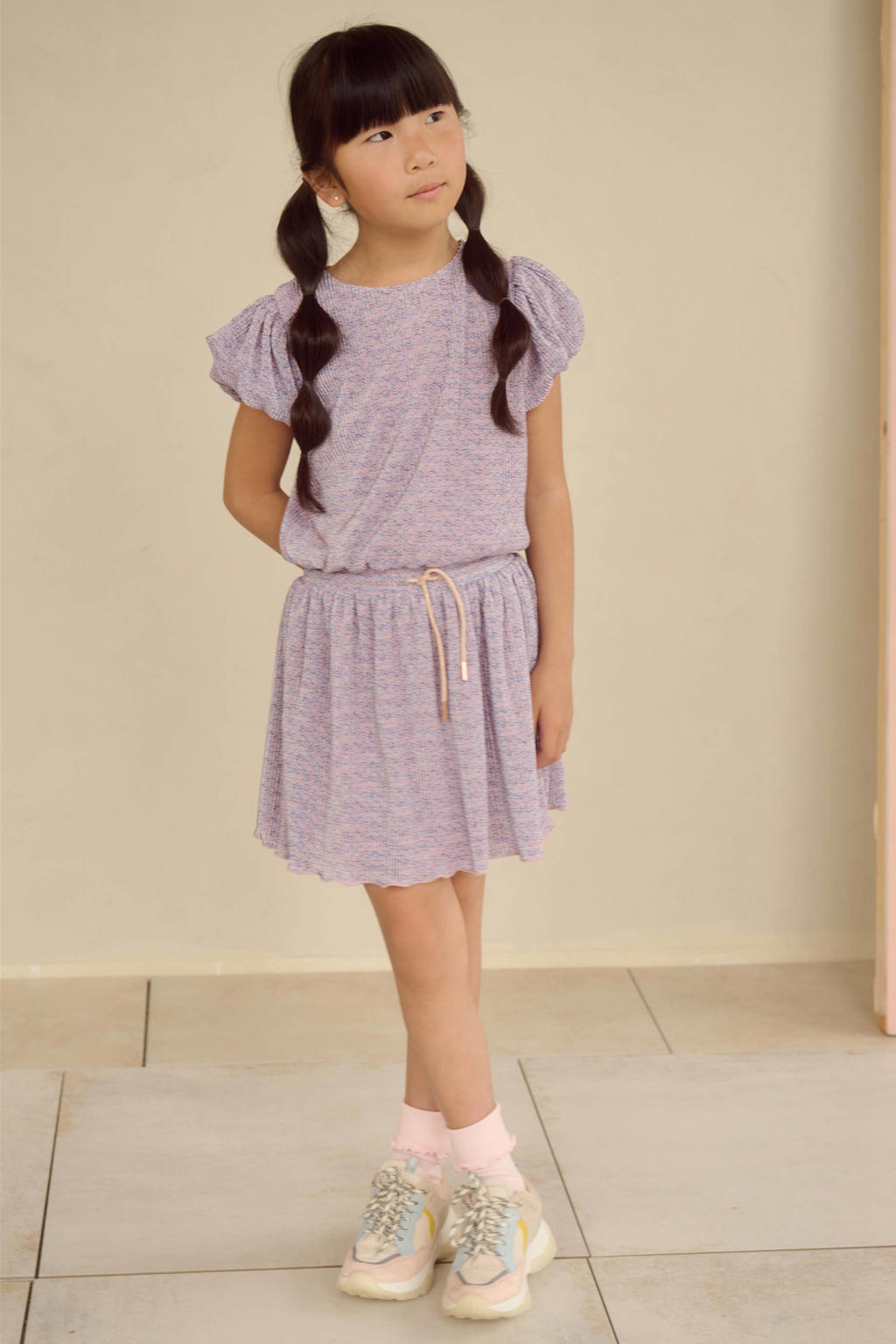 Blauw en roze meisjes NONO midi jurk van polyester met korte mouwen, ronde hals en elastische tailleband met koord