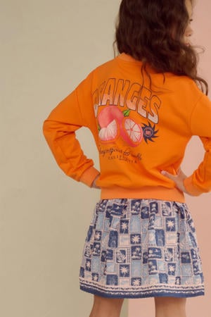 sweater met backprint oranje