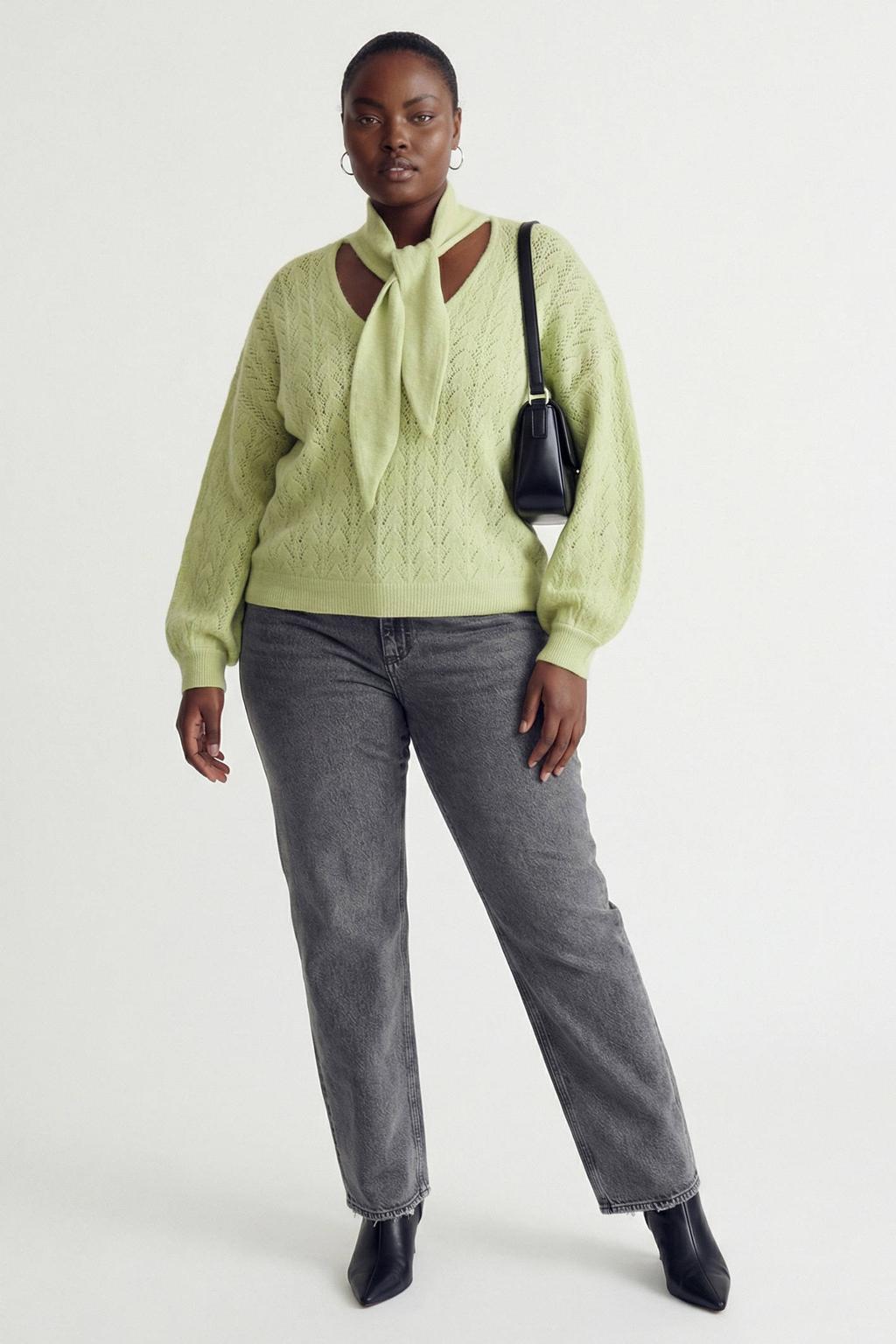 Limegroene dames VERO MODA CURVE trui groen gebreid van polyester met effen, lange mouwen en sjaalkraag