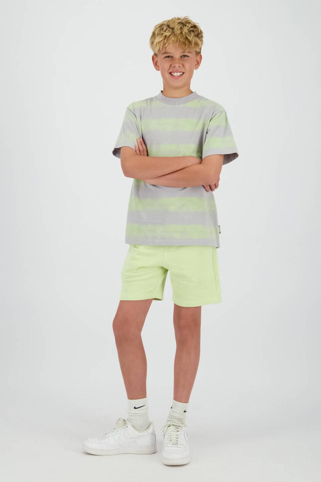 Limegroene jongens Raizzed relaxed regular waist sweatshort groen met elastische tailleband met koord en effen