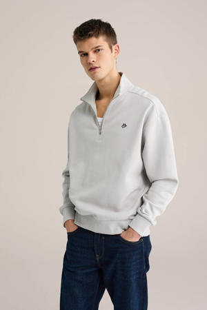 sweater wit