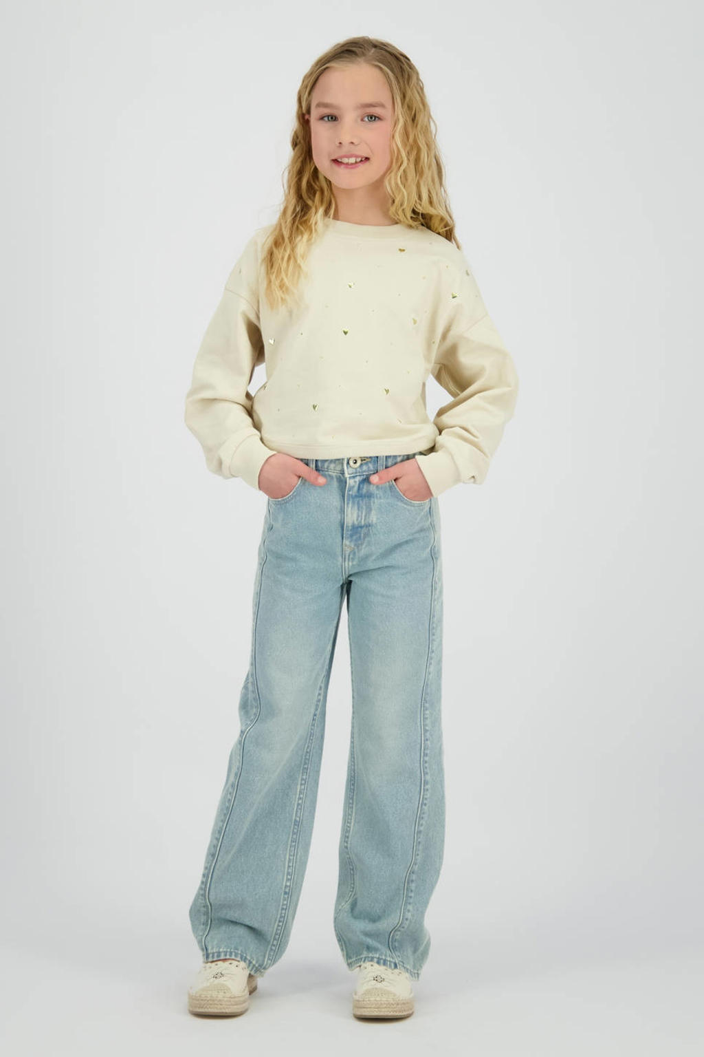 Beige meisjes Vingino sweater van katoen met hartjesprint, lange mouwen, ronde hals en geribde boorden
