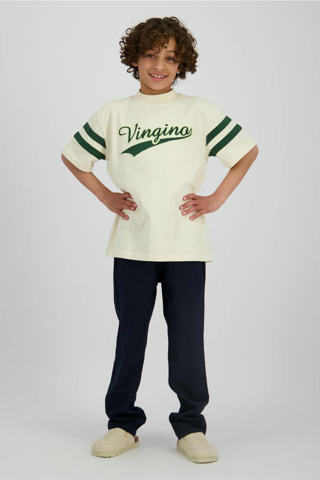 Beige en groene jongens Vingino T-shirt van katoen met logo dessin, korte mouwen en ronde hals