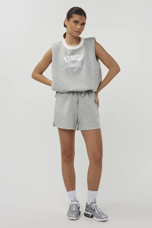 sportshort grijs