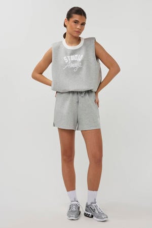sportshort grijs