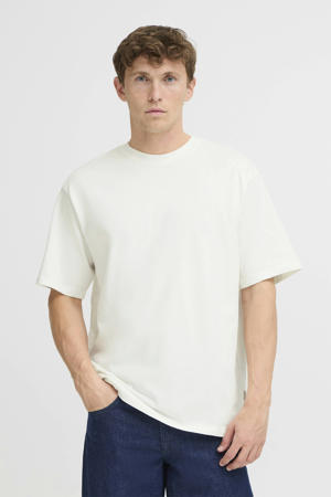 oversized T-shirt wit