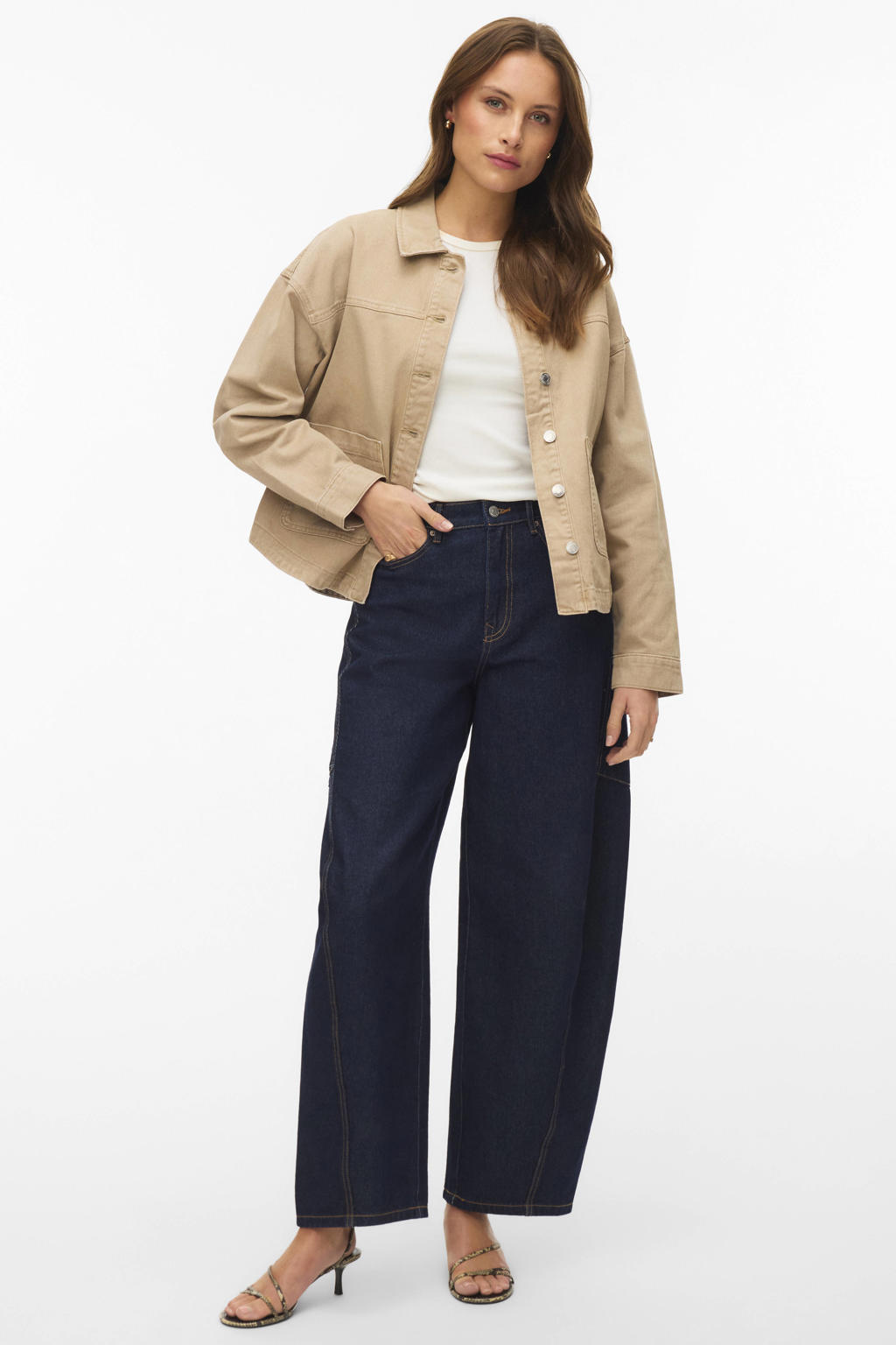 Zandkleurige dames VERO MODA spijkerjas van denim met effen, lange mouwen, klassieke kraag en knoopsluiting