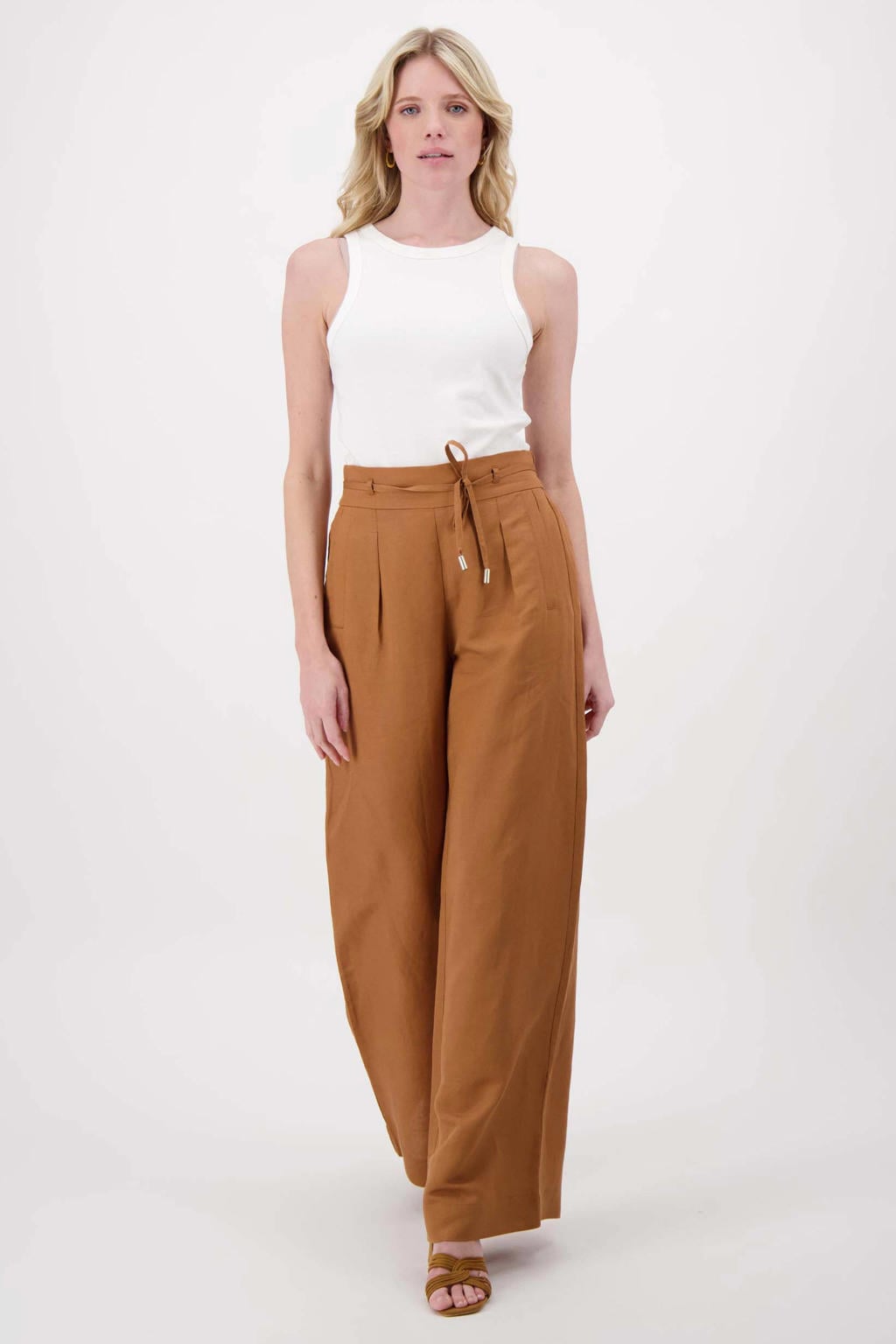 Camelkleurige dames Zusss wide leg high waist broek van linnen met effen