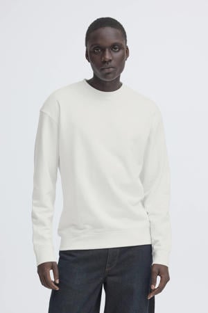 sweater ecru