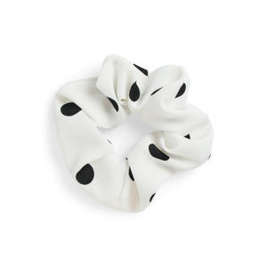 scrunchie PCFAMBER met stippen ecru