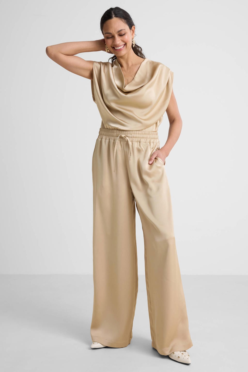 Beige dames Ruby wide leg satijnen broek met high waist, elastische tailleband met koord en effen