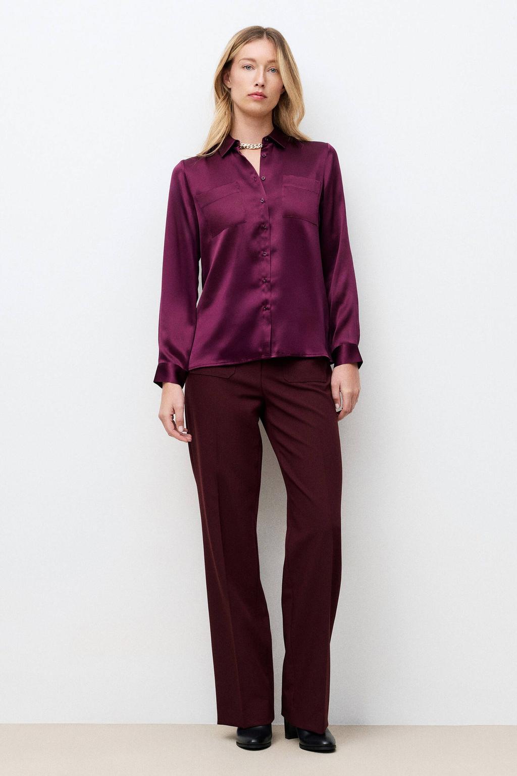 Donkerrode dames Caroll zijden blouse met effen, lange mouwen, klassieke kraag en knoopsluiting