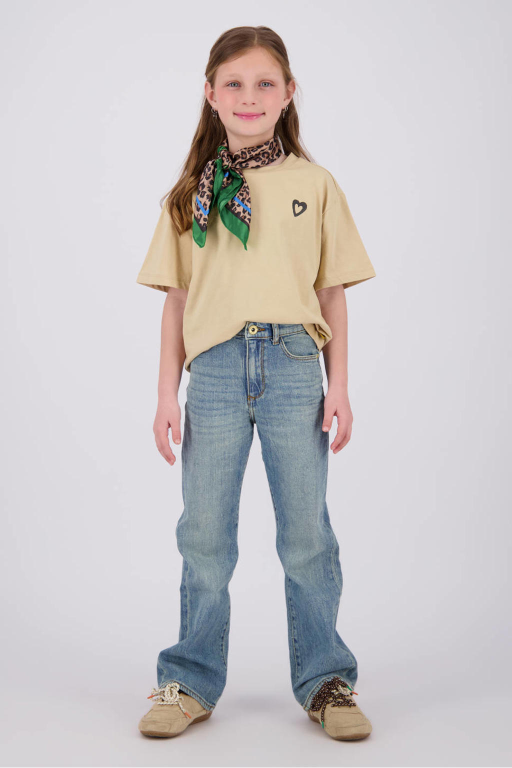 Light blue denim meisjes Vingino flared jeans van denim met regular waist, rits- en knoopsluiting en effen