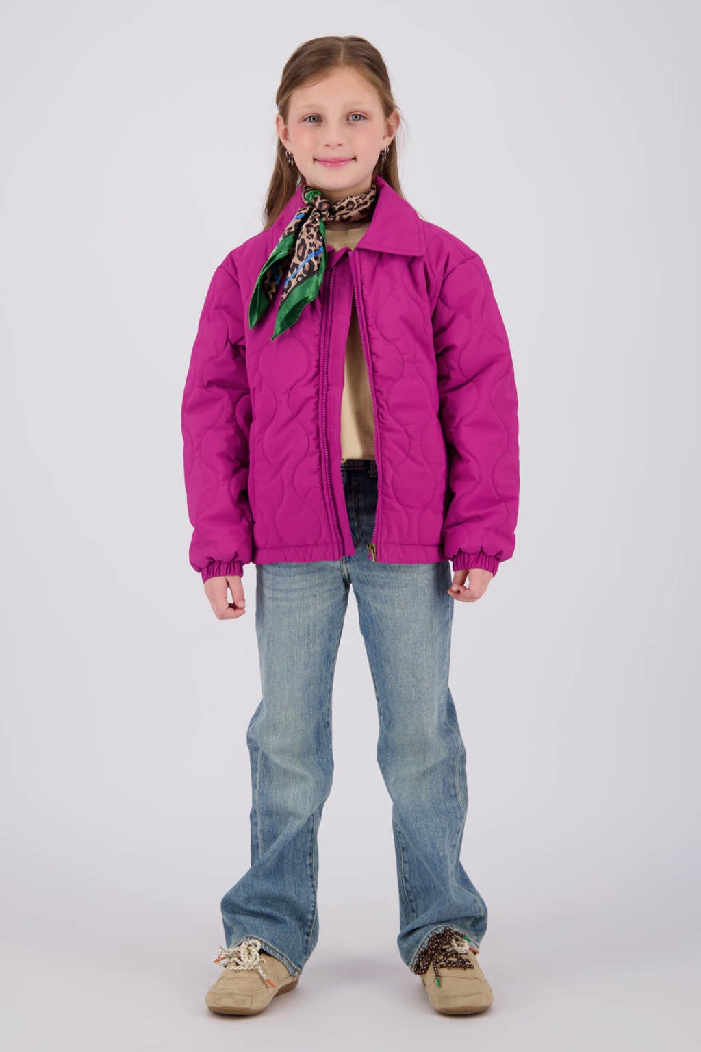 Fuchsia meisjes Vingino zomerjas van polyester met backprint, lange mouwen, klassieke kraag, ritssluiting en doorgestikte details