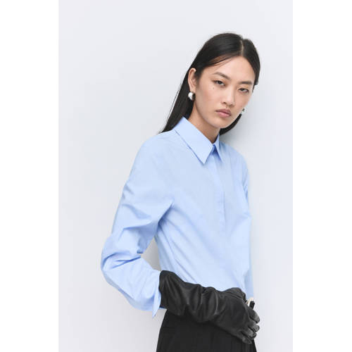 Mango blouse lichtblauw afbeelding