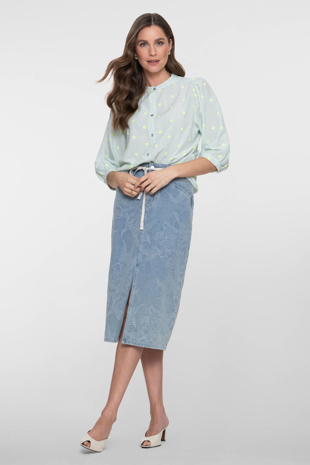 Light blue denim dames Geisha gebloemde spijkerrok gemaakt van denim en met rits- en knoopsluiting