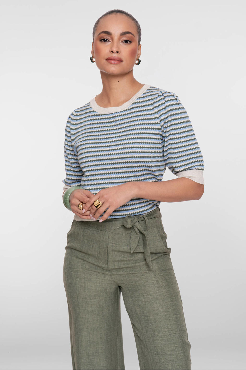 Blauwe dames Geisha gestreepte top gebreid van viscose met korte mouwen en ronde hals