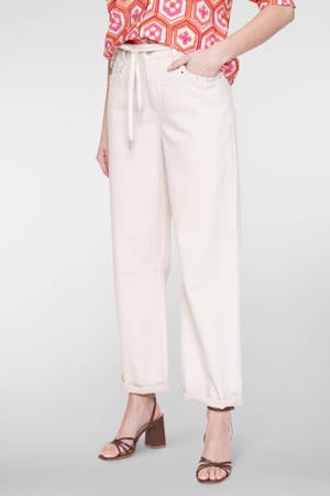 tapered jeans wit