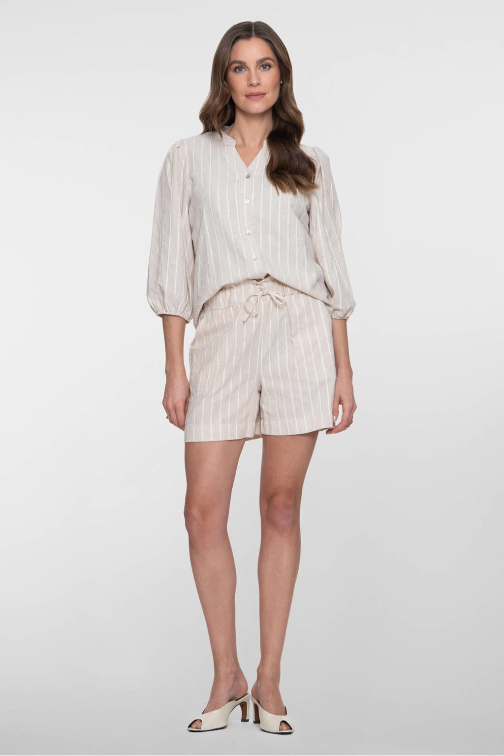 Beige dames Geisha regular waist casual short van katoen met loose fit, elastische tailleband met koord en krijtstreepprint