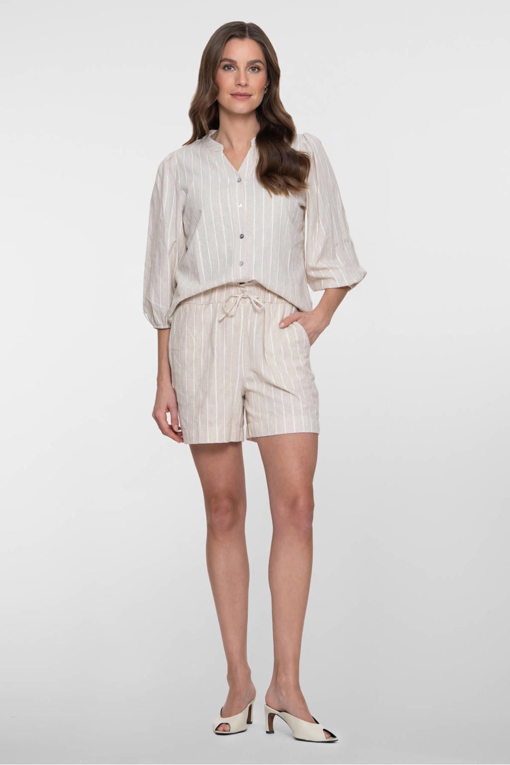 Beige dames Geisha blouse van katoen met krijtstreepprint, half lange mouwen, V-hals en knoopsluiting