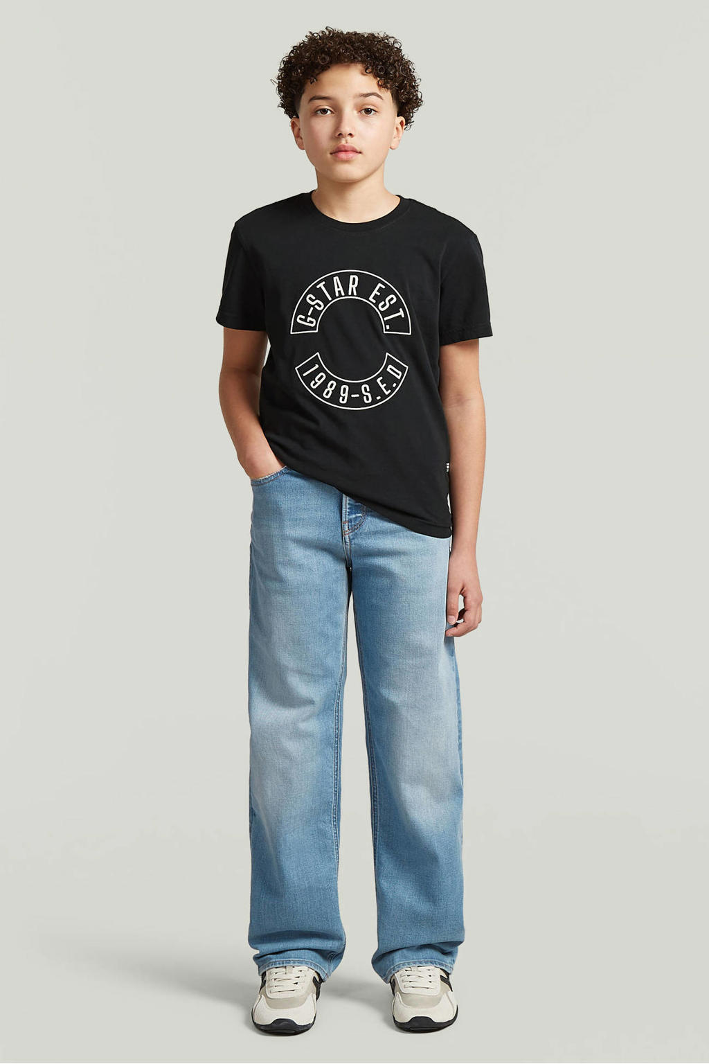 Light blue denim jongens G-STAR straight leg jeans van stretchkatoen met rits- en knoopsluiting en effen