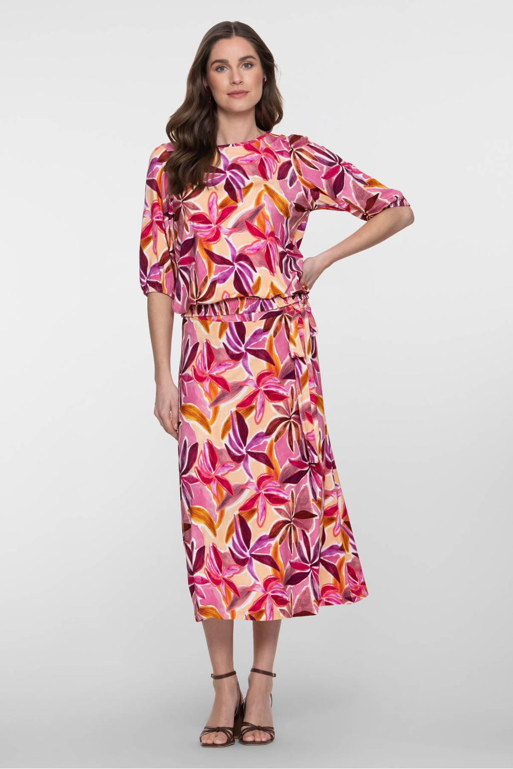Roze en gele dames Geisha gebloemde wikkelrok gemaakt van viscose en met striksluiting