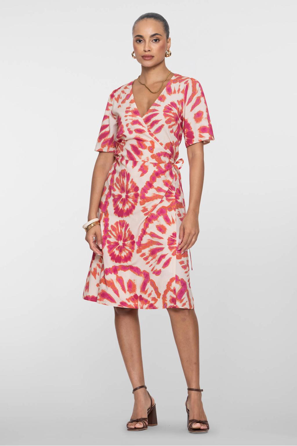 Roze en oranje dames Geisha zomerjurk van viscose met grafische print, korte mouwen, V-hals en striksluiting