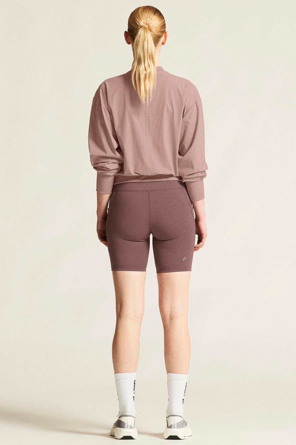 Taupe dames Craft ADV Essence sportshort van polyamide met slim fit, regular waist, elastische tailleband met koord en effen