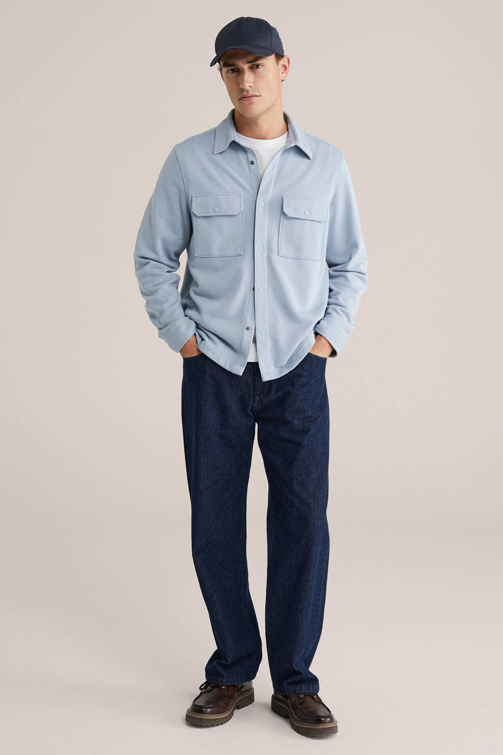 Lichtblauwe heren WE Fashion overshirt van sweat materiaal met effen, lange mouwen, klassieke kraag en drukknoopsluiting