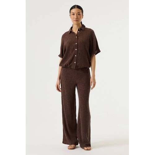 Garcia bootcut regular waist casual broek donkerbruin met textuur afbeelding