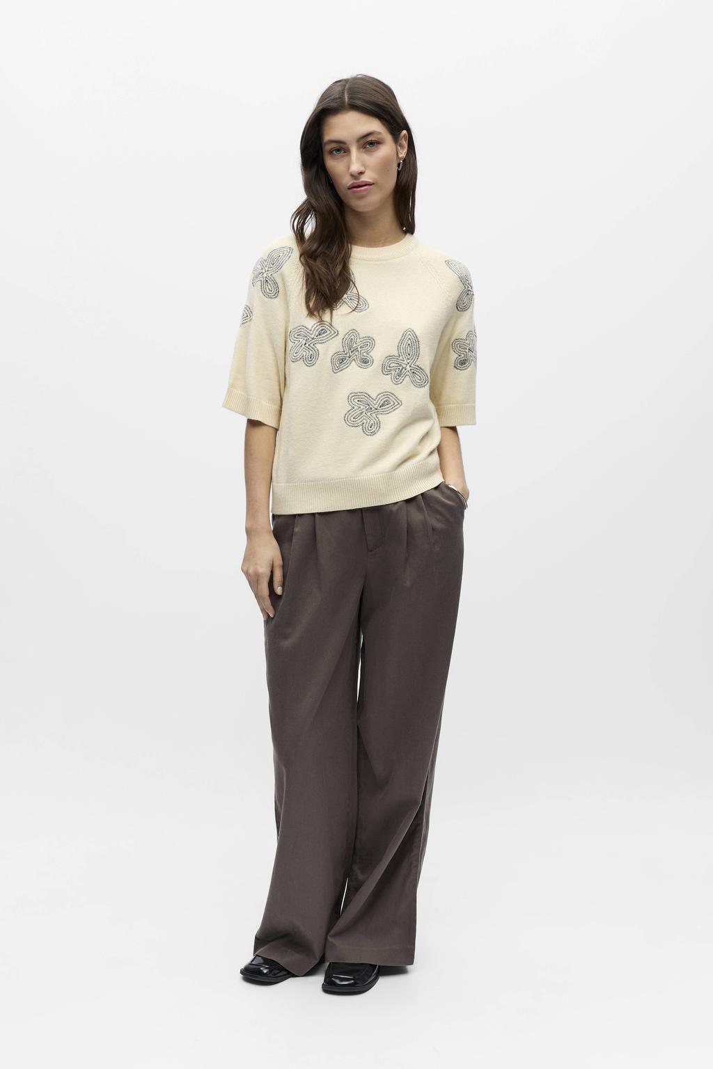 Zandkleurige dames OBJECT gebloemde top van viscose met korte mouwen, ronde hals en mesh
