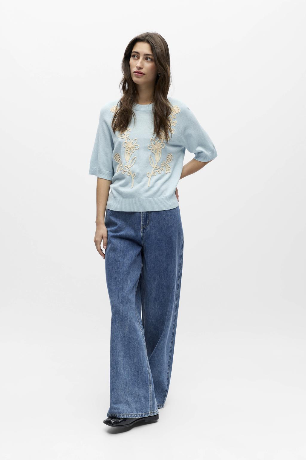 Lichtblauw en witte dames OBJECT gebloemde top van viscose met korte mouwen, ronde hals en mesh