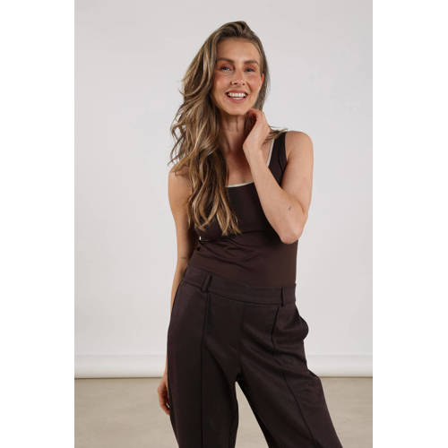 NUKUS top donkerbruin met glitter afbeelding