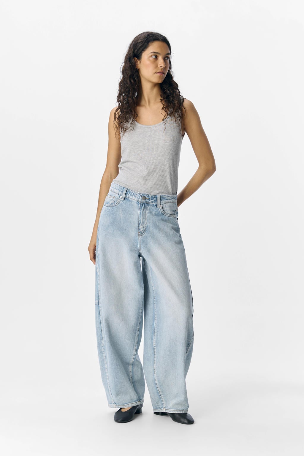 Light blue denim dames OBJECT Objmoji barrel jeans van denim met regular waist, rits- en knoopsluiting en effen