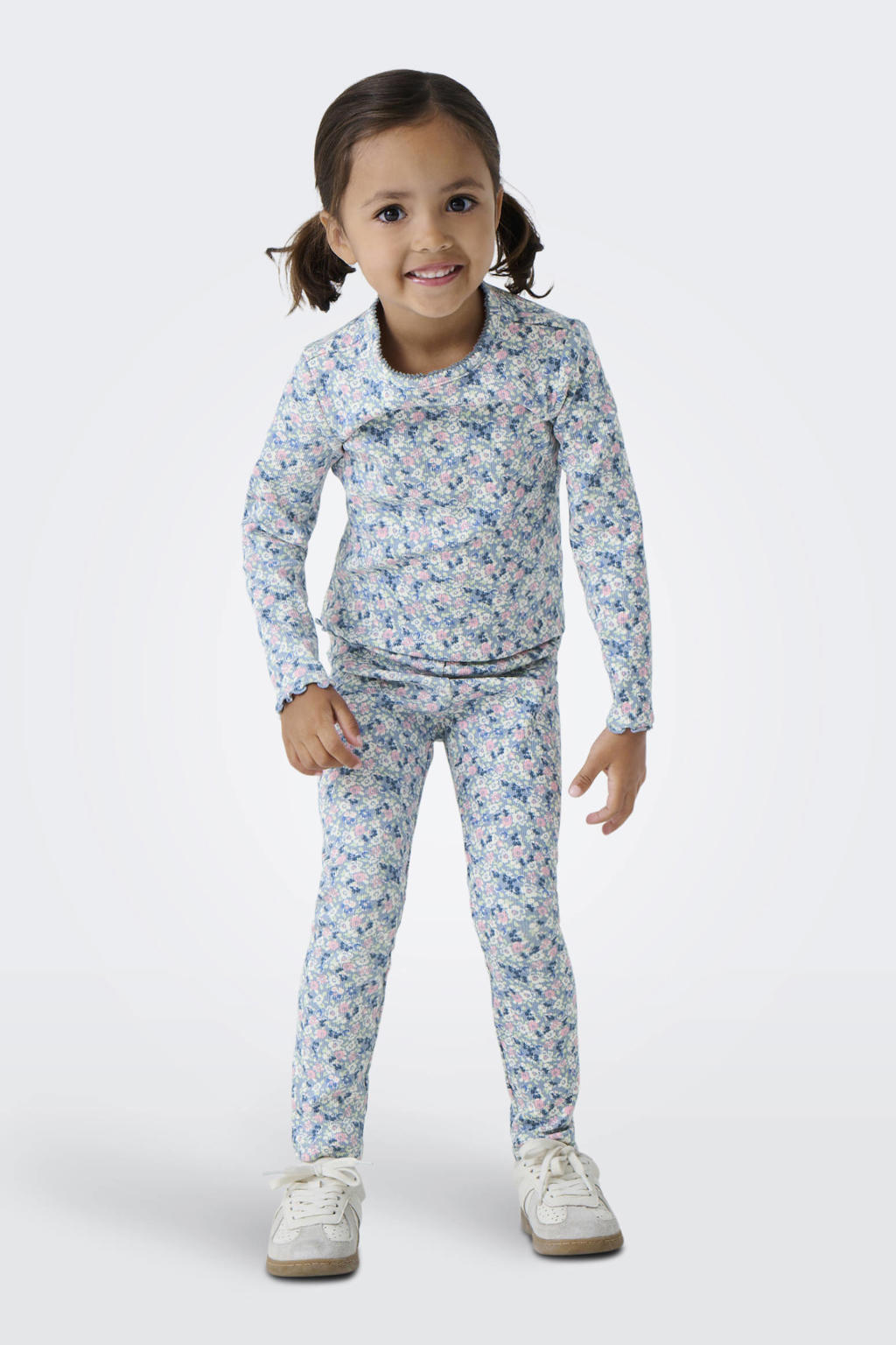 Blauwe meisjes KIDS ONLY MINI longsleeve gebreid van stretchkatoen met lange mouwen en ronde hals