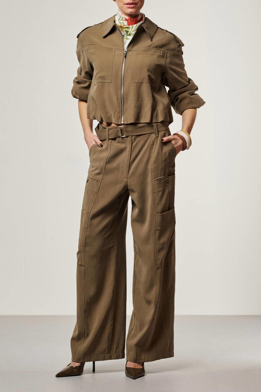 Bruine dames Aaiko relaxed regular waist casual broek van polyester met gesp en effen