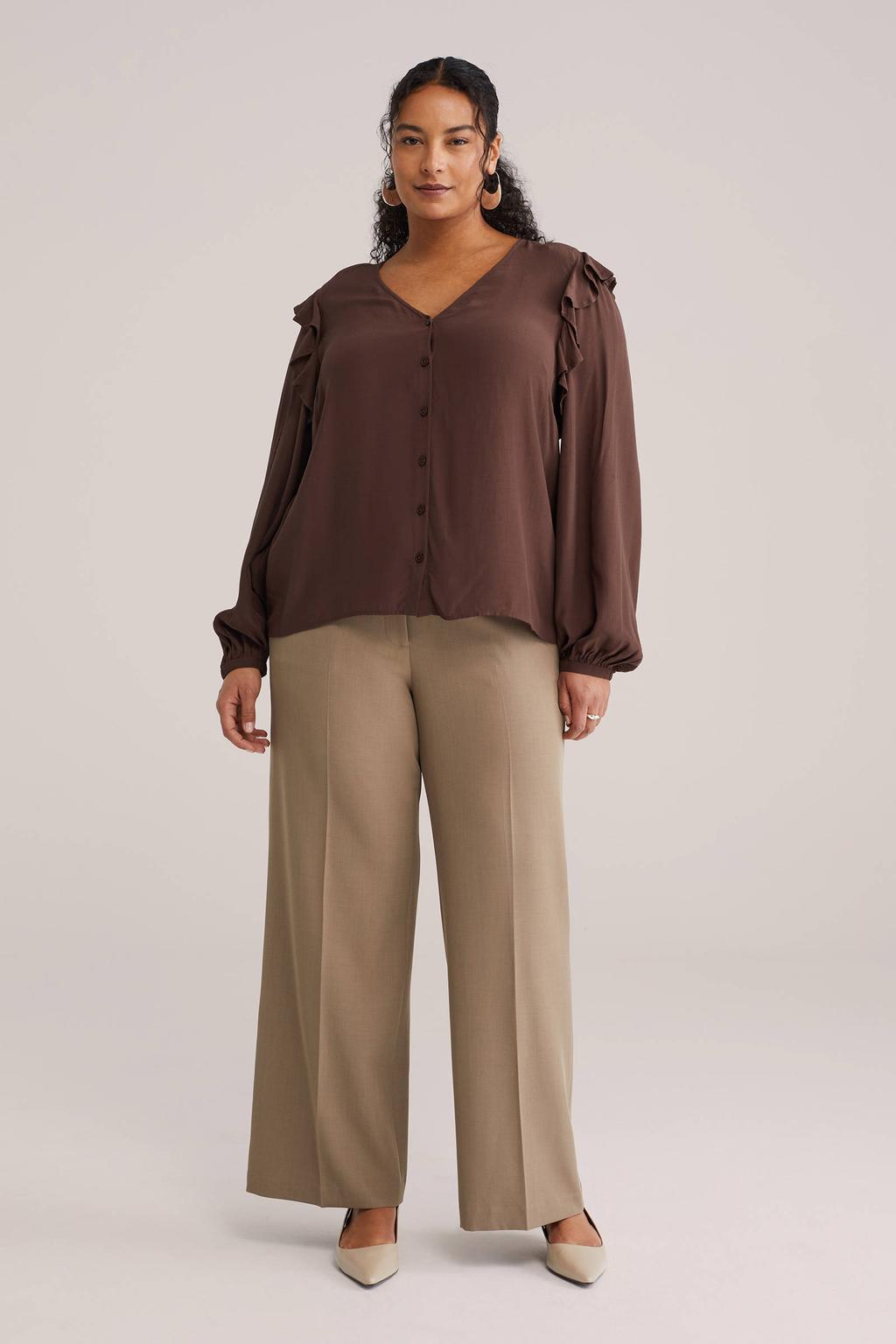 Donkerblauwe dames WE Fashion Curve blouse van viscose met effen, lange mouwen, V-hals, knoopsluiting en ruches