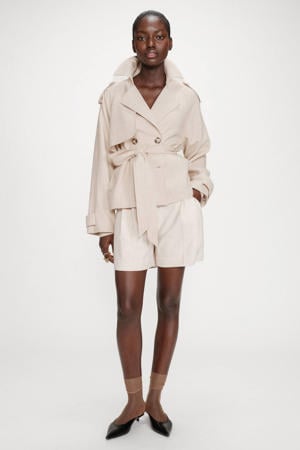 trenchcoat beige
