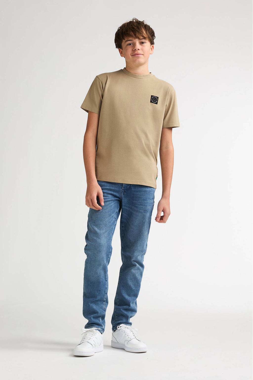Zandkleurige jongens Petrol Industries T-shirt van stretchkatoen met backprint, korte mouwen en ronde hals