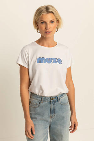 T-shirt wit