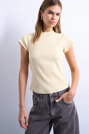 T-shirt lichtgeel