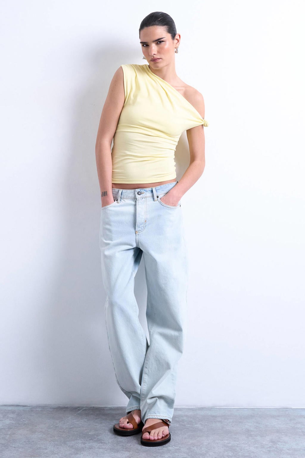 Lichtgele dames TOPSHOP top met effen en off shoulder hals