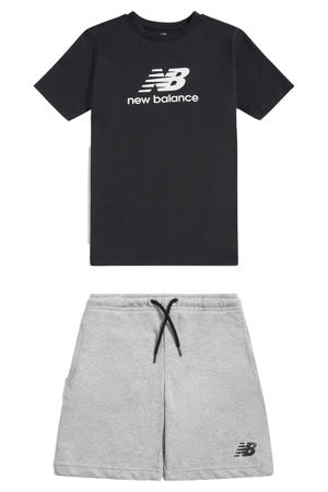 korte broek;t-shirt zwart