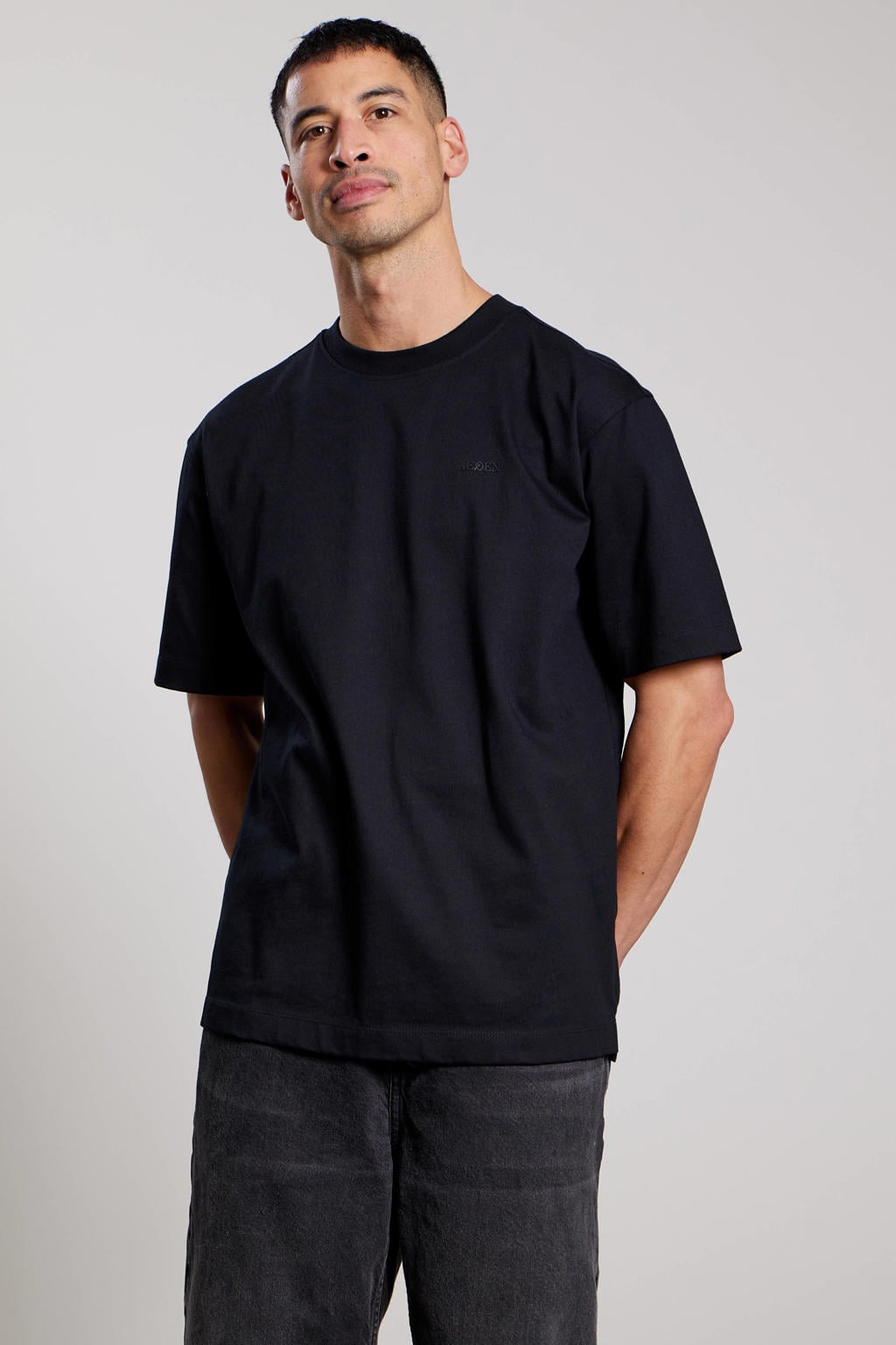 Zwarte heren Aeden oversized T-shirt van katoen met backprint, korte mouwen, ronde hals en borduursels